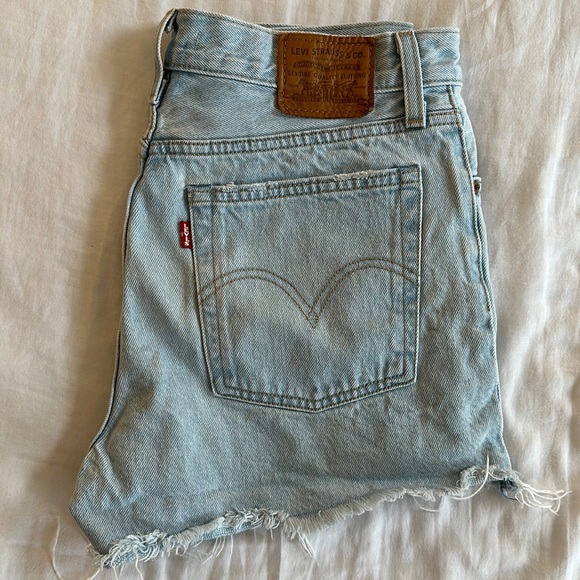 Levi's Pants - Levi’s wedgie shorts